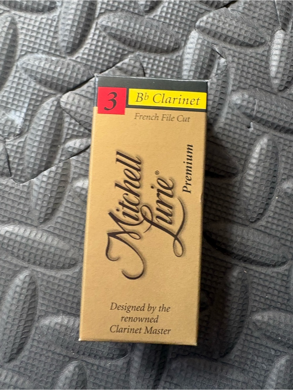 Mitchell Lurie Premium B♭ Clarinet Reeds Box (3) - Tan with Yellow & Red Accents